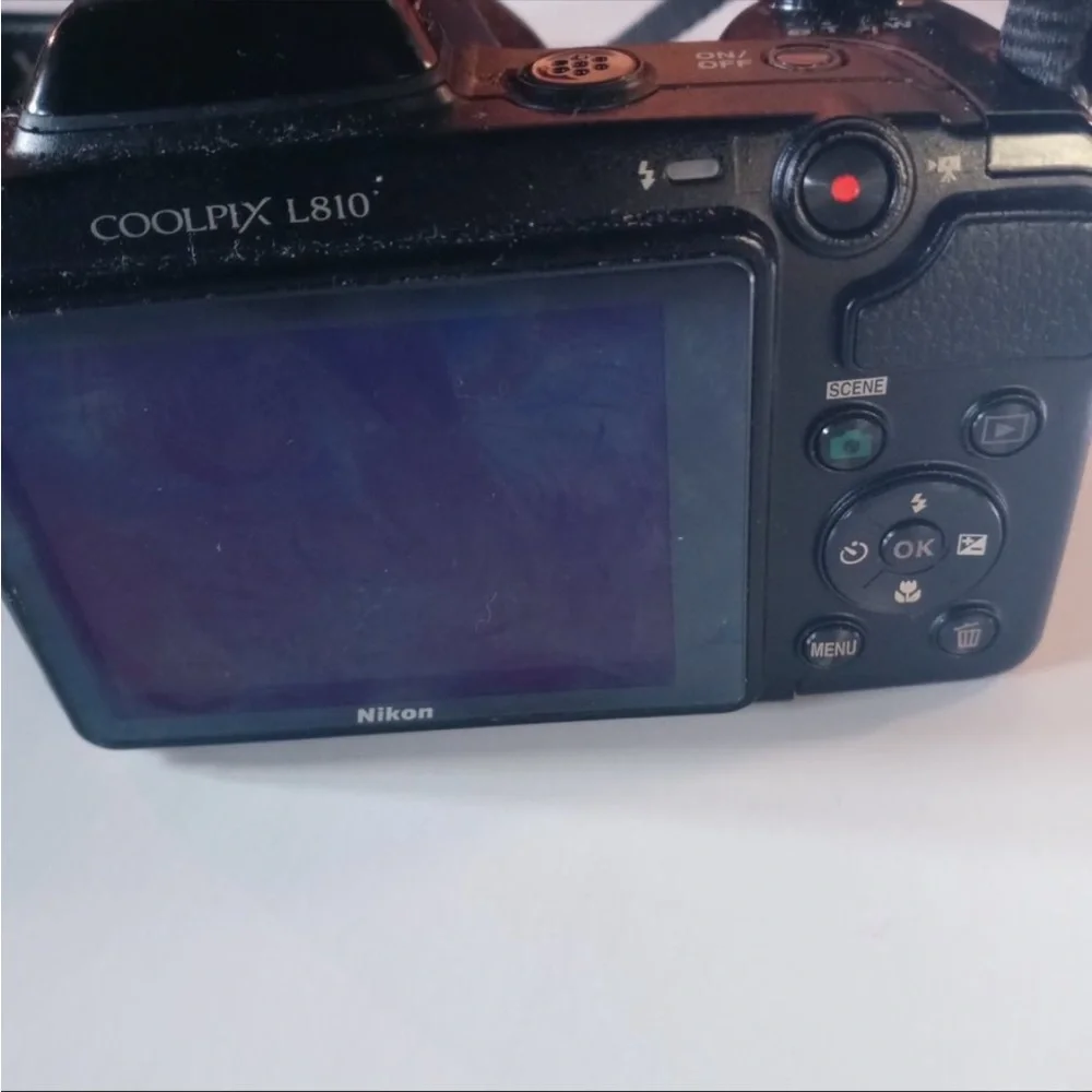 NIKON COOLPIX I810 CAMERA used